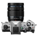 OM SYSTEM OM-5 Silver + 12-45 mm f/4 PRO ED – Bild 3