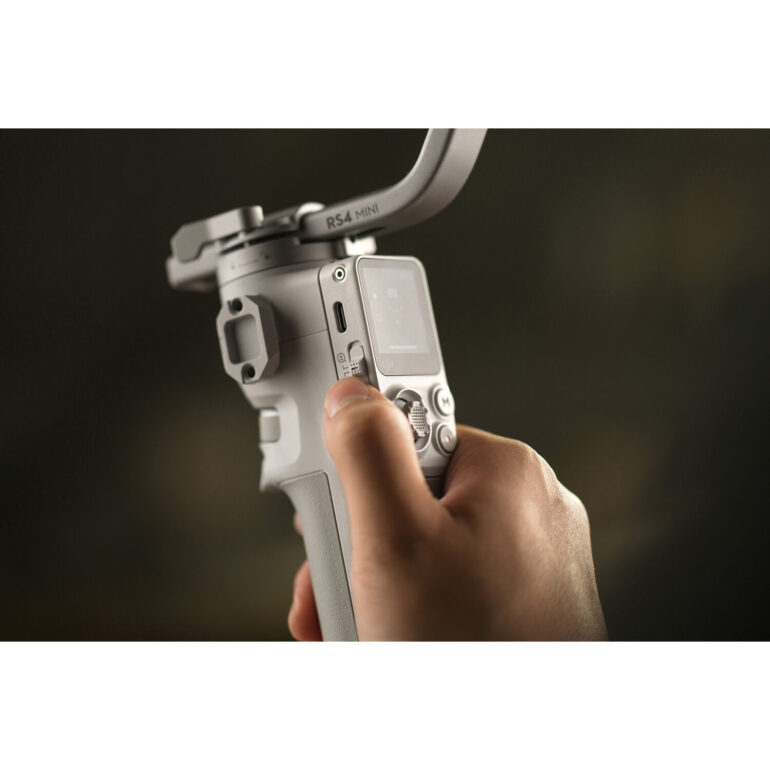 DJI RS 4 Mini Combo - Imagen 24