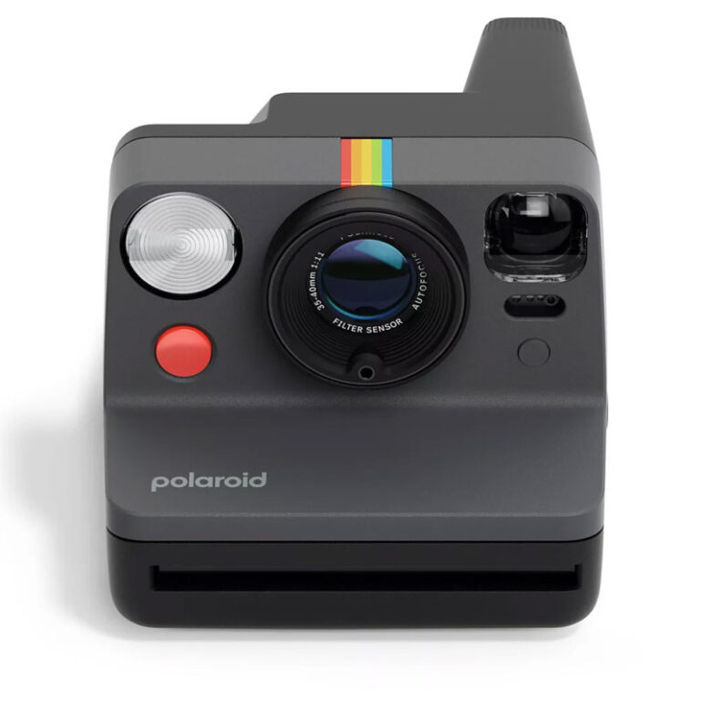 POLAROID NOW Generation 3 Noir + Pack de films couleurs (8 Photos)