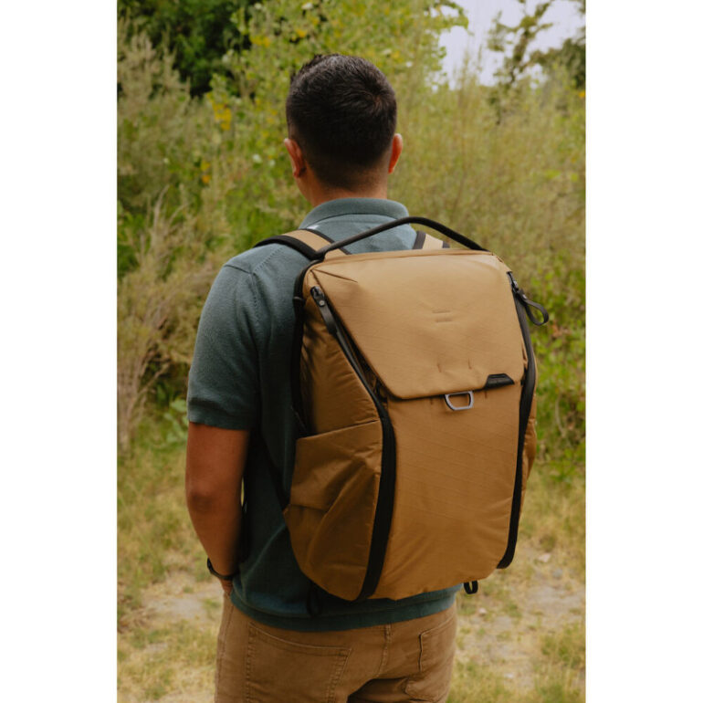 PEAK DESIGN EVERYDAY BP 30L V3 COYOTE - Imagen 10
