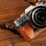 Smallrig Kit de protection en cuir demi-coque pour FUJIFILM X-T30 / X-T30 II / X-T30 III (Marron) 5670 – Image 4